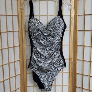 Emerald Bay black and white native print one-piece swimsuit EUC size 16